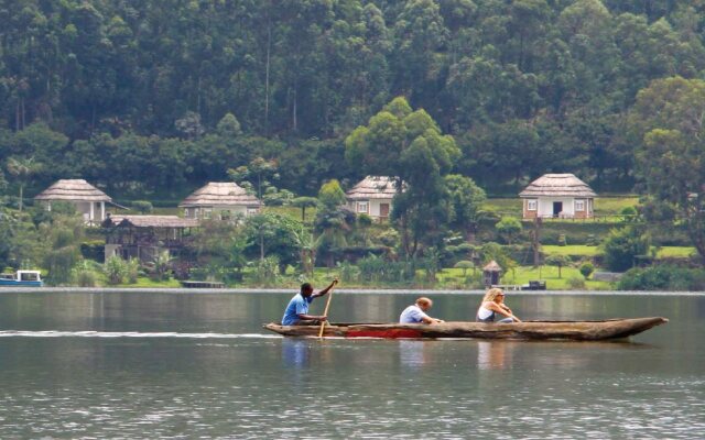 Bunyonyi Safaris Resort