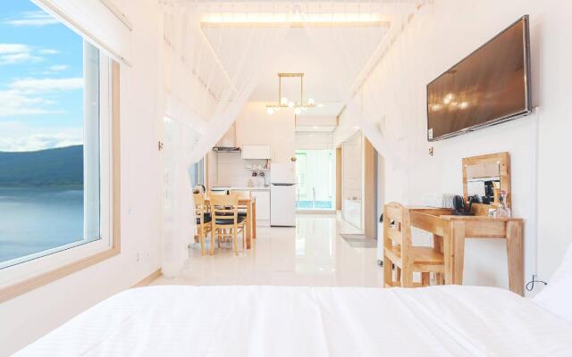 Gapyeong Ribbon Poolvilla Pension