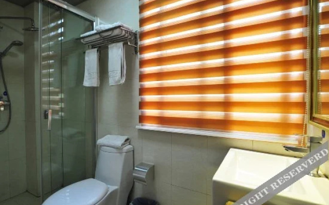 Guiyang  Qixia   Business  Hotel