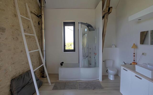 Inviting holiday home in Gourdon with terrace