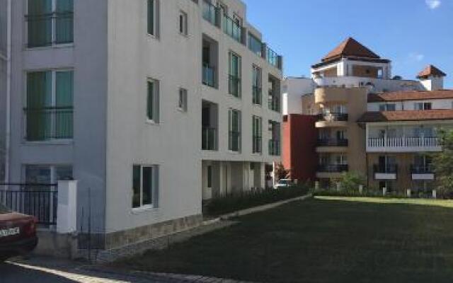 Sea Life Apartments Sinemorets