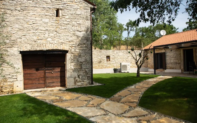 The Poolside Stone House in Bale