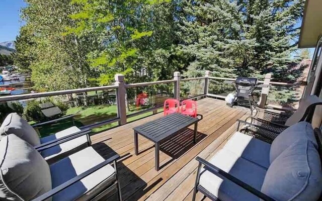 596 Danube Drive 3 Bedroom Home by RedAwning