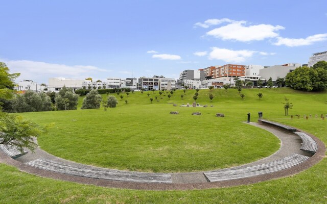 Architectural Parkside Paradise