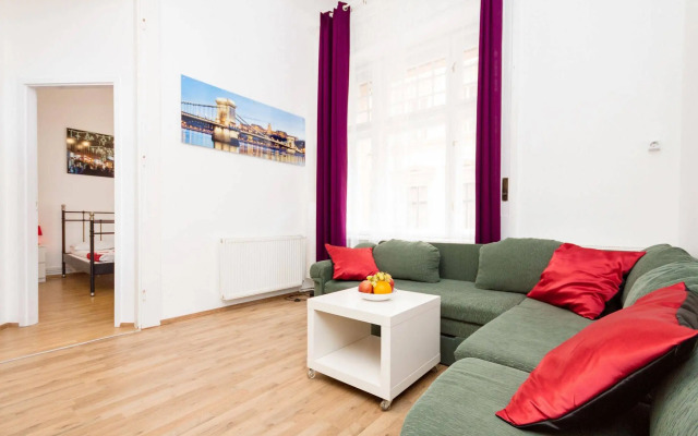 Grand Boulevard Apartments