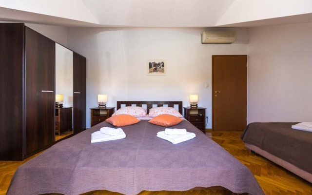 Silva - With Pool and Great View - H