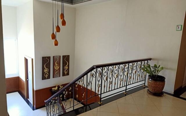 Karnmanee Place Hotel