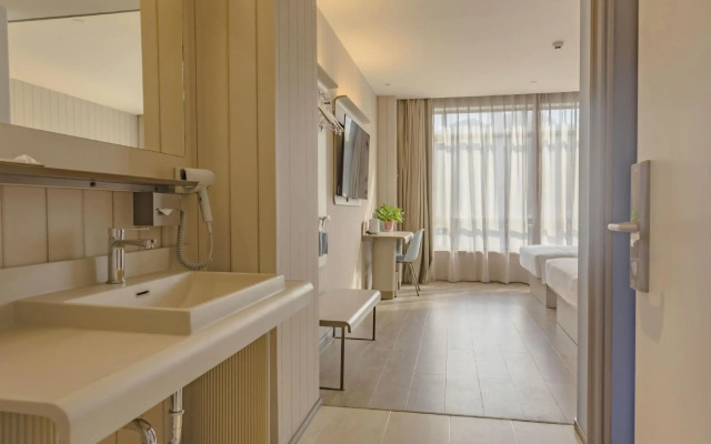 Bama Shouxiang International Hotel