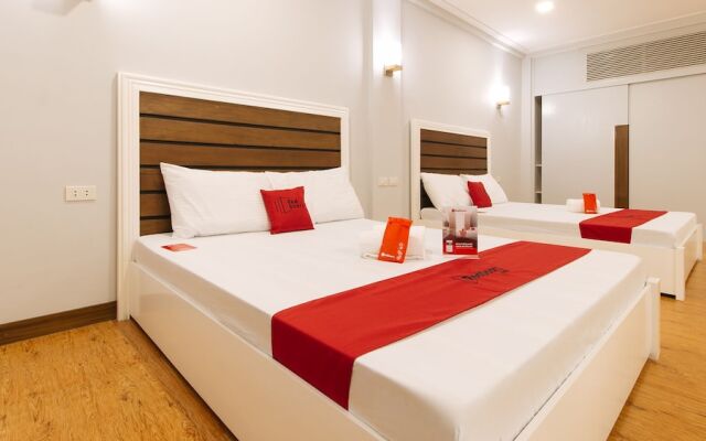 RedDoorz Premium @ Trece Indang Road