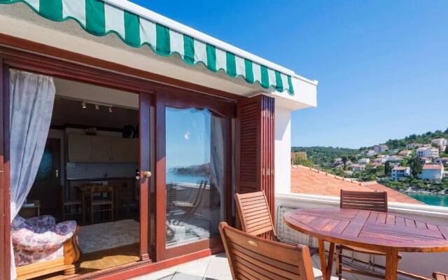 Sea Front - With Pool - H