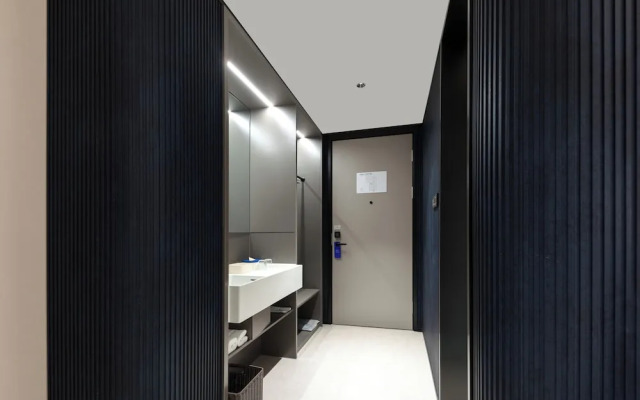 Pudong Airport  Light Residence Hotel