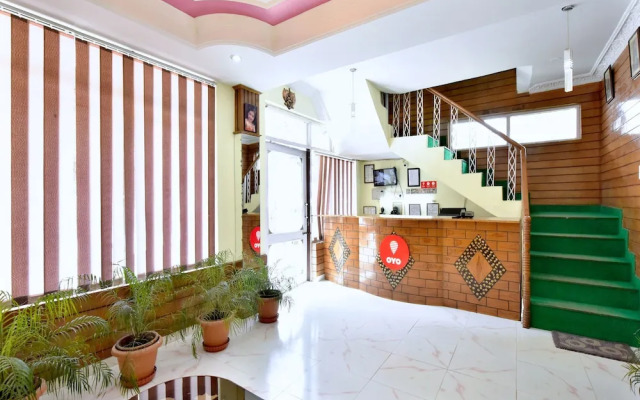 OYO 12238 Hotel Snow Crest Inn