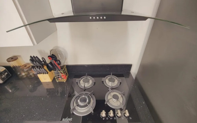 Beautiful 3bed 2bath new Home With Pool in Town