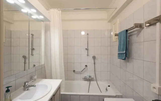 Apartment for 5 People With Garage