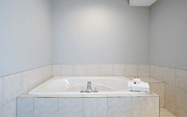 Elevation Inn & Suites, Trademark Collection by Wyndham