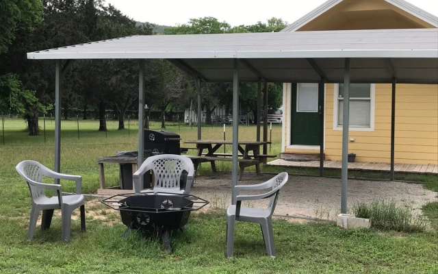 Sunflower Rr9122sf 1 Bedroom Home by RedAwning