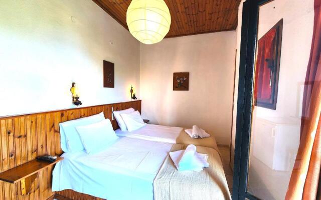 Yalla Hotel Chorefto