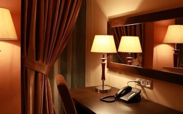 Nazra Hotel