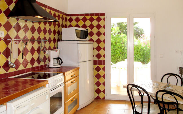 Holiday Home Le Puit des Oliviers 1 (LCD150)