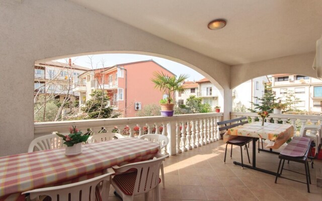 Nice Apartment in Pula With 2 Bedrooms