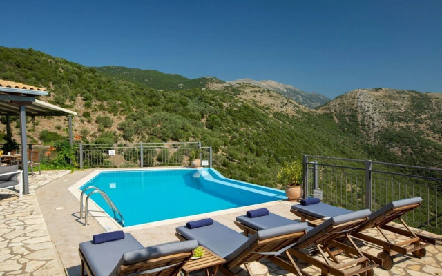 Luxury Villa With Stunning Views in Lefkada