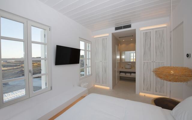 Ammonite Mykonos Private Suites
