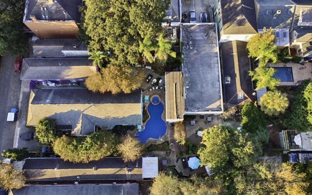 Best Location 7BR Next to FR Quarter! By YouRent