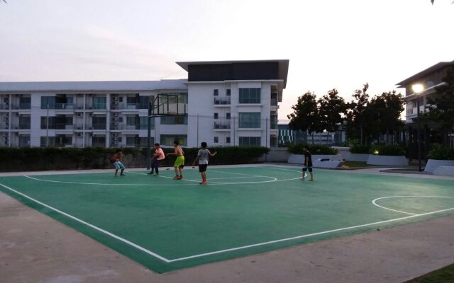 Sunset Seaview Vacation Condos City Centre @ IMAGO Shopping Mall