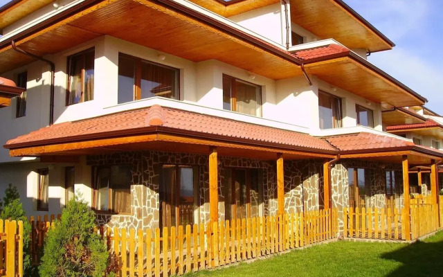Hotel Vemara Club