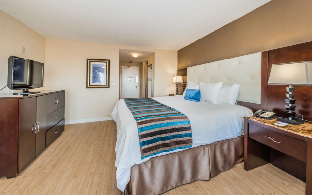 DreamView Beachfront Hotel & Resort