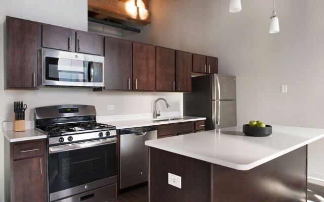 Bright South Loop Suites by Sonder