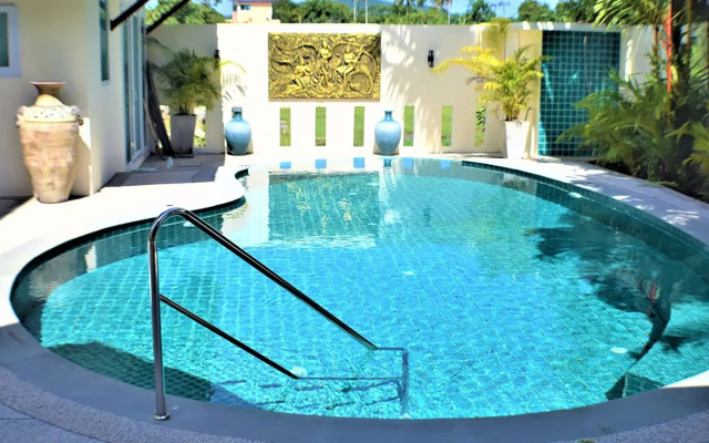 Luxury 5 Bed 5 Bath Villa