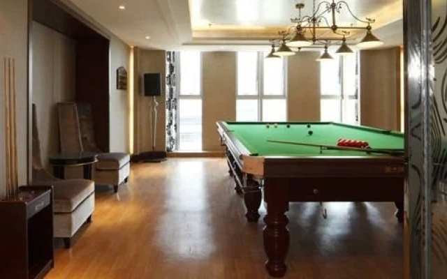 H And J Business Hotel