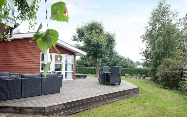 10 Person Holiday Home in Juelsminde-by Traum