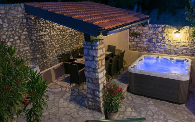 Pet-friendly Holiday Home in Sukošan with Hot Tub