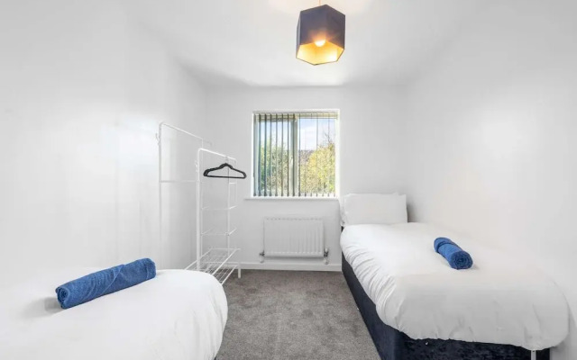 Homely 3 bed House Near Birmingham City Centre