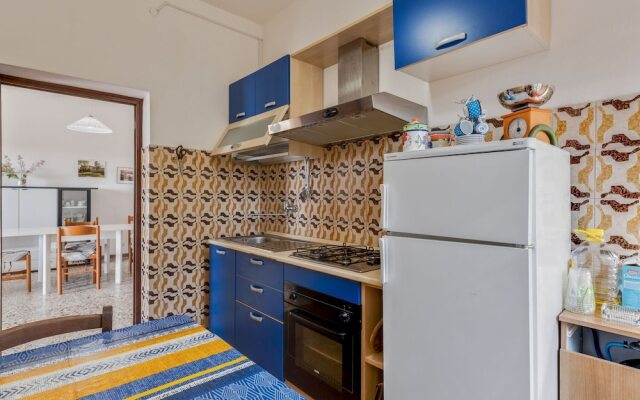 Spacious Holiday Home in Tresnuraghes near Sea