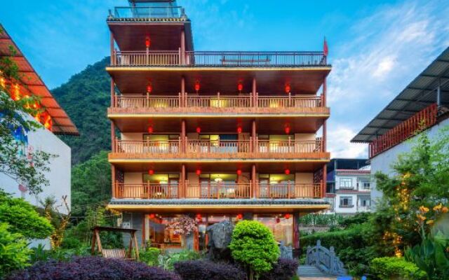 Alpine Champs-Elysees Landscape Film Resort Hotel (Yangshuo Yulong River Tourist Resort)