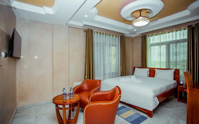 Silver Paradise Hotel