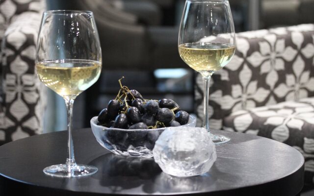 Springfield Lakes Boutique Hotel