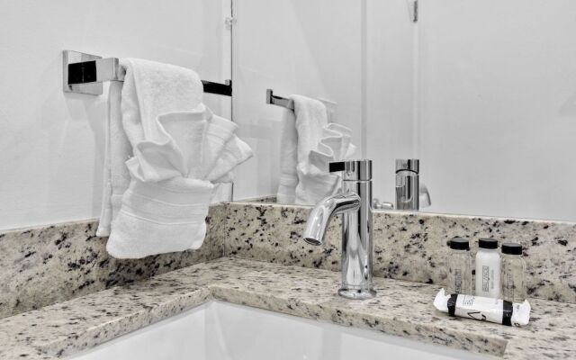 Upper DesignDistrict-Buenavista W-Parkng