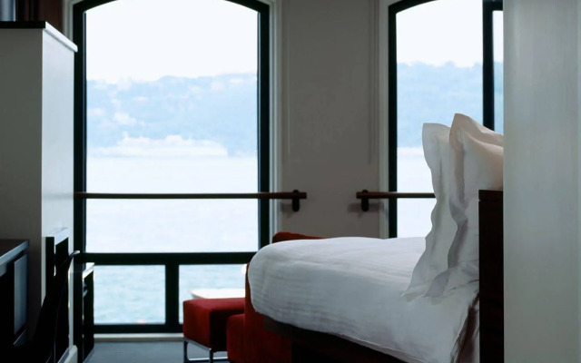 Sumahan On The Water