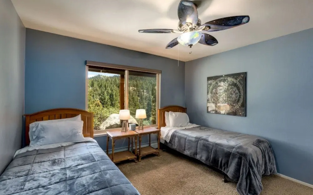 Tudor Lodge 4 Bedroom Home