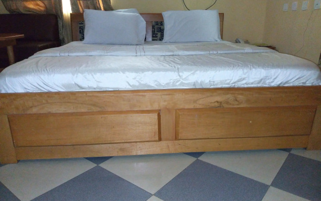 Richanthonio Suites