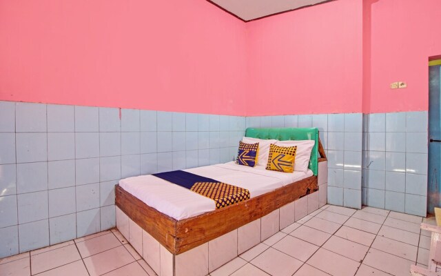 SPOT ON 92791 4 Saudara Hotel