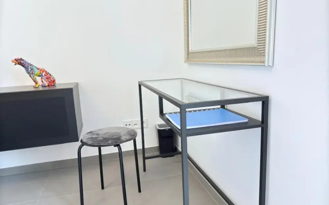 Beautiful 1 bedroom flat w terrace