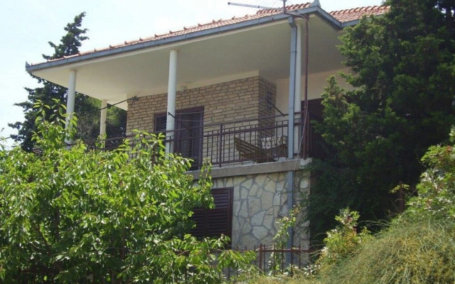 Žare - 100 m From sea - Lara