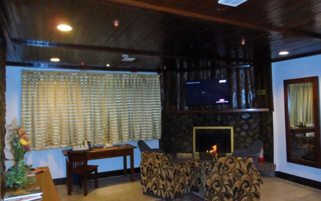 SAFARI LODGE BAGUIO by Log Cabin Hotel