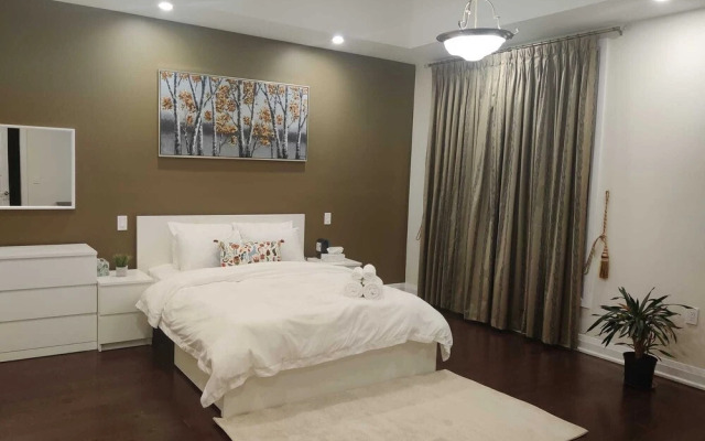 Luxurious Rooms in Pickering