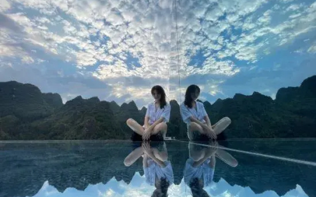 Wan Feng Lin LAN Xi b&B